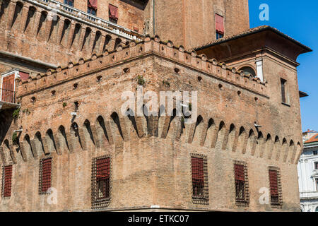 Torre difensiva, Castello Estense o castello di San Michele, Ferrara, Italia Foto Stock