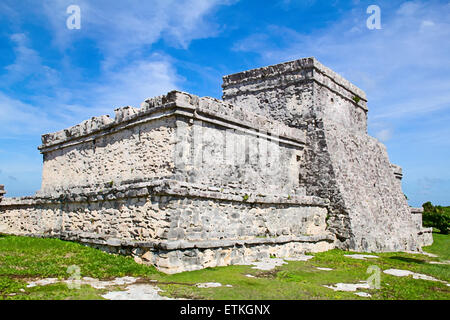 Le rovine della fortezza di Maya e tempio vicino a Tulum, Messico Foto Stock