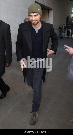 Celebrità a BBC Radio 1 dotate di: Theo James dove: Londra, Regno Unito quando: 11 Mar 2015 Credit: Mario Mitsis/WENN.com Foto Stock