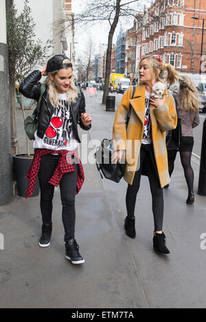 Celebrità a BBC Studios di aiuto Dermot O'Leary maratona della danza per il sollievo comico con: Laura Whitmore, Ashley Roberts dove: Londra, Regno Unito quando: 13 Mar 2015 Credit: Mario Mitsis/WENN.com Foto Stock