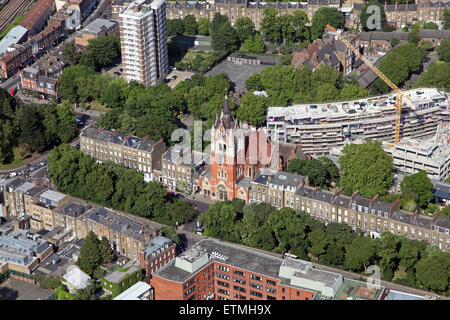 Vista aerea della cappella dell'Unione su Upper Street, London N1. Un palazzo del XIX secolo in stile gotico chiesa congregazionale Foto Stock