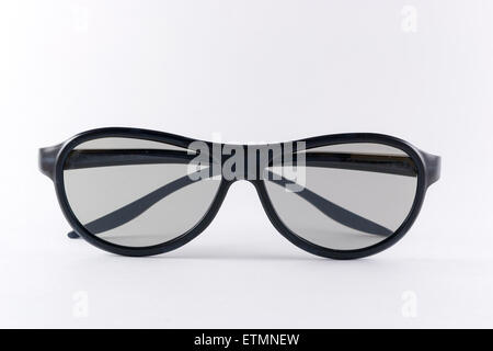 Pulire nero ripiegato gli occhiali 3D isolati su sfondo bianco Foto Stock