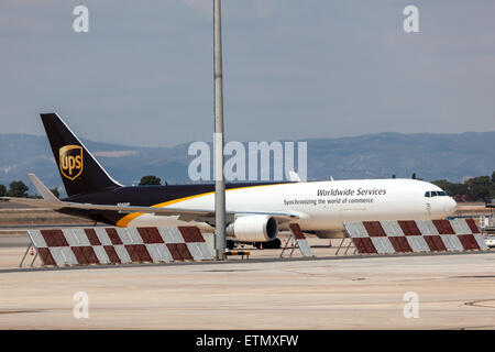 United Parcel Service aeromobili cargo presso l'aeroporto di Valencia, Spagna Foto Stock