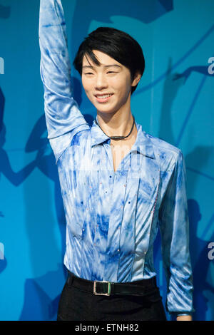 Una cera figura di Yuzuru Hanyu, Giapponese figura skater in mostra presso il Museo di Madame Tussauds di Tokyo museo della cera in Odaiba, presso Tokyo, 15 giugno 2015. Il famoso British wax museum ''Madame Tussauds'' ha aperto la sua quattordicesima filiale permanente a Tokyo nel 2013 e mostre internazionali e celebrità locali, gli sportivi e i politici. Nuove aggiunte alla collezione includono figure di cera giapponese di figura skater Yuzuru Hanyu e l'attore Benedetto Cumberbatch. La cera la figura di Benedetto Cumberbatch saranno esposti fino a giugno 30th. (Foto di Rodrigo Reyes Marin/AFLO) Foto Stock