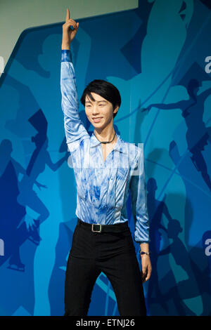 Una cera figura di Yuzuru Hanyu, Giapponese figura skater in mostra presso il Museo di Madame Tussauds di Tokyo museo della cera in Odaiba, presso Tokyo, 15 giugno 2015. Il famoso British wax museum ''Madame Tussauds'' ha aperto la sua quattordicesima filiale permanente a Tokyo nel 2013 e mostre internazionali e celebrità locali, gli sportivi e i politici. Nuove aggiunte alla collezione includono figure di cera giapponese di figura skater Yuzuru Hanyu e l'attore Benedetto Cumberbatch. La cera la figura di Benedetto Cumberbatch saranno esposti fino a giugno 30th. (Foto di Rodrigo Reyes Marin/AFLO) Foto Stock