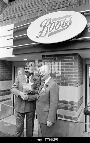 Stivali di nuova apertura del negozio a Clayton Square Shopping Centre, Liverpool 9 novembre 1988. Foto Stock