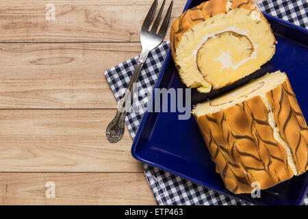 La vaniglia in Marmo torta rotolo Foto Stock