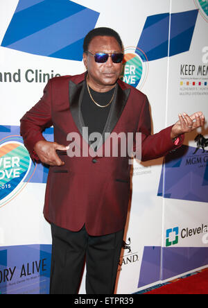 Las Vegas, Nevada, USA. 14 Giugno, 2015. Musicista George Benson assiste il mantenere viva la memoria del XIX annuale di ''Potenza di amore " gala del giugno 13, 2015 a MGM Grand Arena di Las Vegas, Nevada © Marcel Thomas/ZUMA filo/Alamy Live News Foto Stock