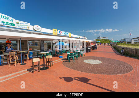 Kavalierpad, promenade, sidewalk café a isola Langeoog, Est Frisone isola, Bassa Sassonia, Germania, Foto Stock