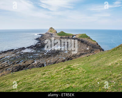 Vista lungo la testa esterna della vite di testa sulla Penisola di Gower, il Galles che mostra il Ponte del Diavolo Foto Stock