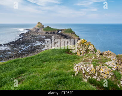 Vista lungo la testa esterna della vite di testa sulla Penisola di Gower, il Galles che mostra il Ponte del Diavolo Foto Stock