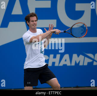 Londra, Regno Unito. Il 15 giugno, 2015. Queens Aegon campionato di tennis. Andy Murray (GBR) pratiche sulla corte 9. © Azione Sport Plus/Alamy Live News Foto Stock