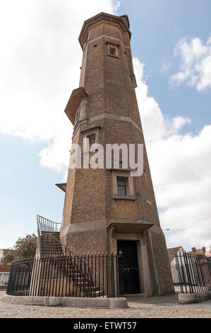 La Harwich faro alto uno dei protagonisti costruito nel 1818 per sostituire una luce sulla porta della città ora museo wireless Foto Stock