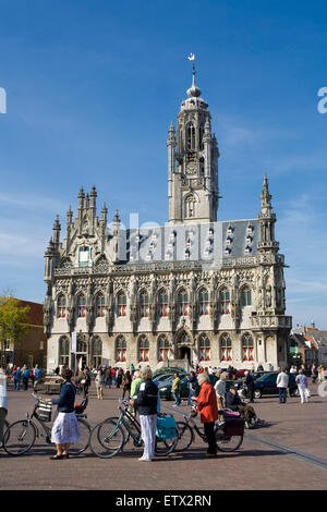 L'Europa, Paesi Bassi Zeeland, Middelburg sulla penisola di Walcheren, il municipio gotico presso la piazza del mercato. Europa, Niederla Foto Stock