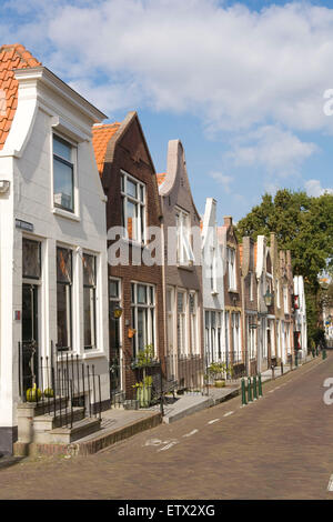 L'Europa, Paesi Bassi Zeeland, Zierikzee sulla penisola Schouwen-Duiveland, case a Nieuwe Bogerdstraat. Europa, Niederl Foto Stock