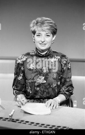 Kay Alexander, presentatore, Midlands oggi, BBC TV regionale news service per il West Midlands, Pebble Mill, 30 novembre 1989. Foto Stock