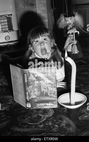 Lisa Batty in Halloween immagine 30 Ottobre 1975 Foto Stock