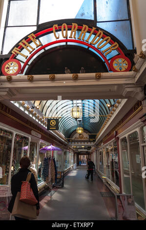 Il Corridoio shopping arcade in bagno, Somerset, Inghilterra, Regno Unito Foto Stock