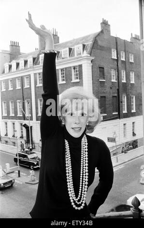 Comico americano Joan Rivers in un albergo di Londra, 1 marzo 1984. Foto Stock