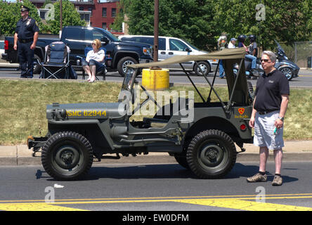 Il memorial day celebrazioni, una guerra mondiale II Willys MB Jeep, utilizzato da parte del governo degli STATI UNITI Esercito, Easton, Pennsylvania, USA. Foto Stock