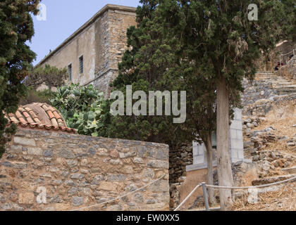 Un hospital abbandonato sull'isola di Spinalonga che utilizzato per trattare i cittadini greci con la lebbra. Foto Stock