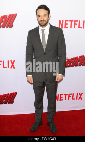 Los Angeles premiere di Netflix la 'Meraviglia's Daredevil" tenutasi presso la premiere Casa di Regal Cinemas LA LIVE - Arrivi con: Charlie Cox dove: Los Angeles, California, Stati Uniti quando: 02 Apr 2015 C Foto Stock