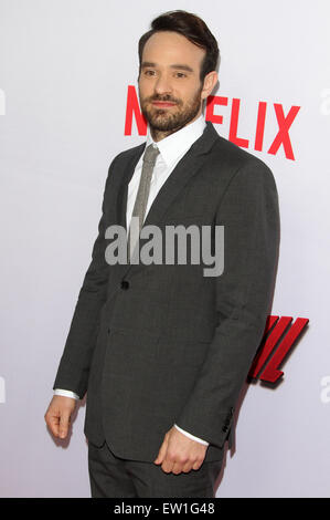 Los Angeles premiere di Netflix la 'Meraviglia's Daredevil" tenutasi presso la premiere Casa di Regal Cinemas LA LIVE - Arrivi con: Charlie Cox dove: Los Angeles, California, Stati Uniti quando: 02 Apr 2015 C Foto Stock