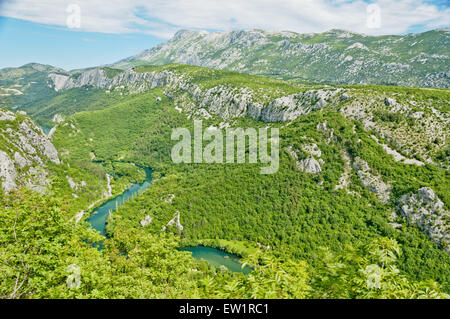 Fiume cetina canyon nei pressi della città di Omis Croazia, Europa Foto Stock