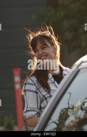 Jennifer Garner va al Sushi SugarFish la Domenica di Pasqua con gli amici con: Jennifer Garner dove: Los Angeles, California, Stati Uniti quando: 06 Apr 2015 C Foto Stock