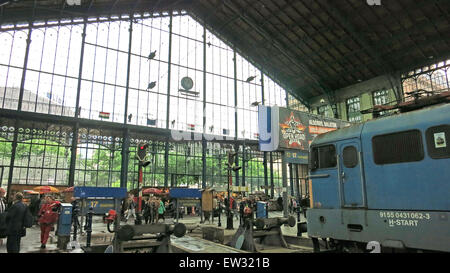 Nyugati Palyaudva stazione ferroviaria occidentale Budapest Ungheria Foto Stock