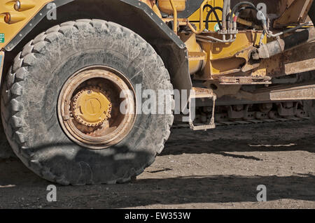 Costruzione di veicoli su ghiaiosa spiaggia REGNO UNITO Foto Stock