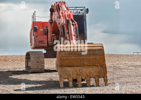 Costruzione di veicoli su ghiaiosa spiaggia REGNO UNITO Foto Stock