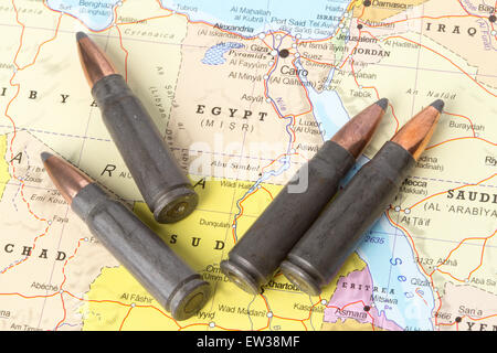 Quattro punti sulla mappa geografica dell'Egitto. Immagine concettuale per la guerra, conflitti e violenza. Foto Stock