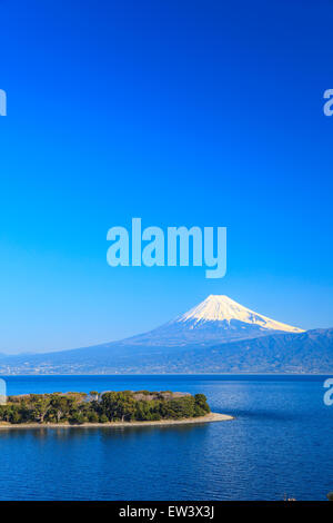 Cape Osezaki e Mt. Fuji visto da Nishiizu, Shizuoka, Giappone Foto Stock