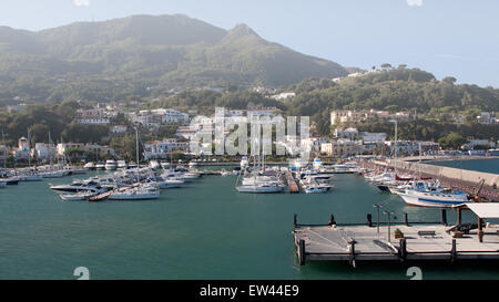 Ischia (Napoli, Italia) - Paesaggio del porto Foto Stock