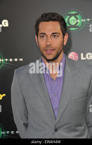 LOS ANGELES, CA - Giugno 15, 2011: Zachary Levi alla prima mondiale di "Lanterna Verde" a Grauman's Chinese Theater di Hollywood. Foto Stock