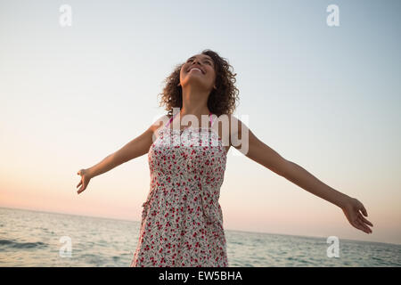 Bella bruna in costume da bagno Foto Stock