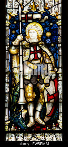 Saint George in vetro colorato, Santa Maria Vergine Chiesa, East Haddon, Northamptonshire, England, Regno Unito Foto Stock