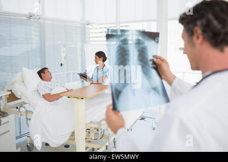 Controllo medico pazienti xray Foto Stock