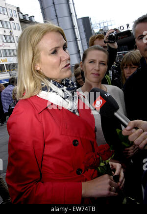 Copenhagen, Danimarca. Il 18 giugno, 2015. Mette Frederiksen con ex PM Helle THORNING-SCHMIDT a Copenhagen, Danimarca Credito: Francesco Dean/Alamy Live News Foto Stock