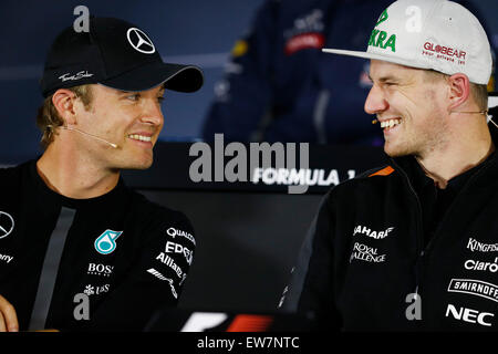 Red Bull Ring, Austria. 19 giugno 2015. Motorsports: FIA Formula One World Championship 2015, il Grand Prix di Austria, #6 Nico Rosberg (GER, Mercedes AMG Petronas Formula One Team), #27 Nico Hulkenberg (GER, Sahara Force India F1 Team), Credit: dpa picture alliance/Alamy Live News Foto Stock