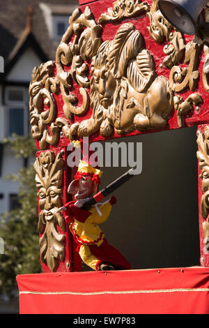 Nel Regno Unito, in Galles, Conwy, Llandudno, promenade, professore Codman's Punch e Judy show, signor Punch Foto Stock