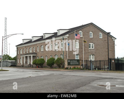 Ogdensburg, New York, Stati Uniti d'America. Maggio 31,2015. Stati Uniti Pattuglia di Confine stazione situata nella storica Robert C. McEwen Custom Hous Foto Stock