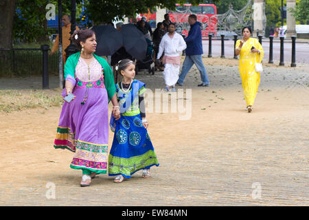 Rathayatra parade, Hare Krishna seguaci di Londra. Foto Stock