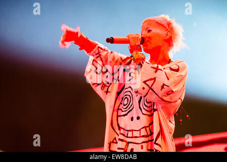 Barcellona, in Catalogna, Spagna. Xx Giugno, 2015. Il cantante di South African rap-rave gruppo 'Die Antwoord 'ANRI DU TOIT aka YOLANDI VISSER si esibisce dal vivo al ventiduesimo Sonar di credito Barcellona: Matthias Oesterle/ZUMA filo/ZUMAPRESS.com/Alamy Live News Foto Stock