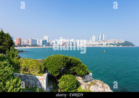 Busan, Corea del Sud - 22 agosto 2014: il punto di vista della Spiaggia di Haeundae una delle famose spiagge di Busan Metropolitan City, il grande Foto Stock