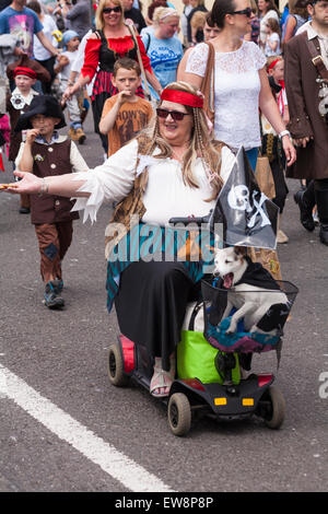 Pirati all.Harry Paye giorno, Poole nel giugno del credito: Carolyn Jenkins/Alamy Live News Foto Stock