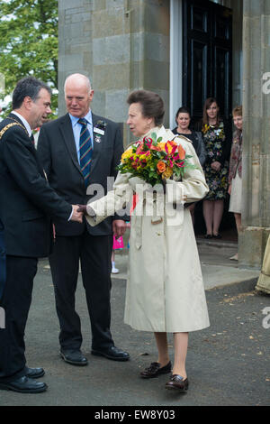 Il Royal Highland Centre, Ingliston, Newbridge, Midlothian, Regno Unito.19 Giugno 2015. The Princess Royal, un Membro Onorario del Royal Highland e Società Agricola della Scozia, visitare il Royal Highland Show, Scozia. Credito: Karen Appleyard/Alamy Live News Foto Stock