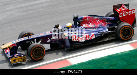 Jean-Éric Vergne durante la prima sessione di prove al Gran Premio della Malesia 2013, alla guida della Scuderia Toro Rosso. Foto Stock