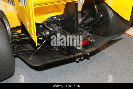 Il diffusore Lotus 99T esposto al Pavilion Pit Stop 2010, mostrando l'aerodinamica avanzata utilizzata nella stagione 1987 di Formula 1. Foto Stock